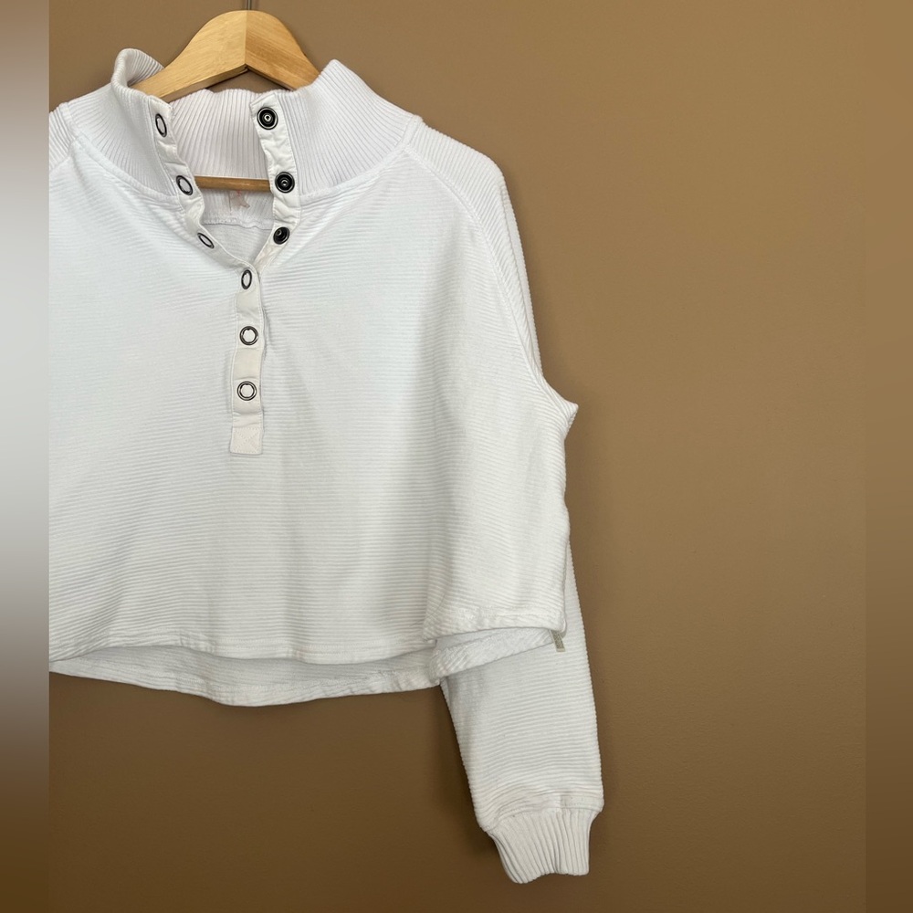 {FP Movement} So Fly Henley Layer in White - Womens Medium - Picture 4 of 11